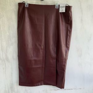 Plus size pencil skirt with slit